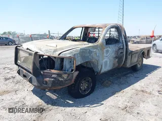 2009 Chevrolet Silverado 3500HD z VIN 1GCHK74K49F147305, wystawiony jako IAAI lot #42051326 z przebiegiem Nie podano mil oraz . Historia ofert i sprzedaży dostępna na DreamBid. Obrazek 2.
