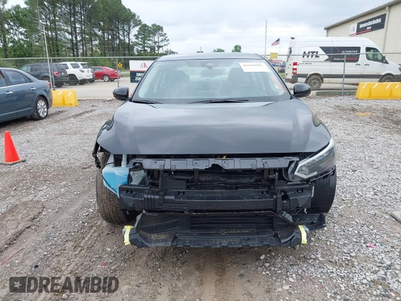 2025 Nissan Sentra SR with VIN 3N1AB8DV9SY292455, listed as a IAAI auction lot 42118993 with 4,022 mi miles and . Bid and sale history available at DreamBid. Image 13.