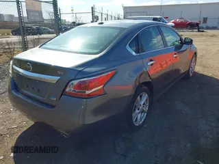 2014 Nissan Altima SV with VIN 1N4AL3AP2EC271064, listed as a IAAI auction lot 41931786 with 126,346 mi miles and . Bid and sale history available at DreamBid. Image 4.