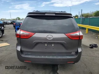 2020 Toyota Sienna XLE z VIN 5TDDZ3DC0LS242575, wystawiony jako Copart lot #54747655 z przebiegiem Nie podano mil oraz Szkoda całkowita • Salvage title. Historia ofert i sprzedaży dostępna na DreamBid. Obrazek 6.