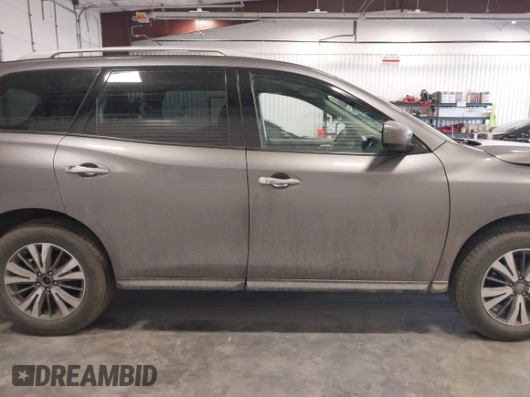 2017 Nissan Pathfinder SV with VIN 5N1DR2MM6HC662994, listed as a IAAI auction lot 41770431 with 184,485 mi miles. Bid and sale history available at carsss.com. Image 13.