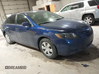 2007 Toyota Camry CE z VIN 4T1BE46K77U055859, wystawiony jako IAAI lot #41513901 z przebiegiem 327 352 mil mil oraz . Historia ofert i sprzedaży dostępna na DreamBid. Obrazek 1.