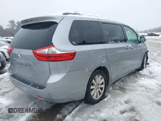 2017 Toyota Sienna XLE with VIN 5TDDZ3DC1HS162080, listed as a IAAI auction lot 41424523 with 92,288 mi miles and . Bid and sale history available at carsss.com. Image 4.