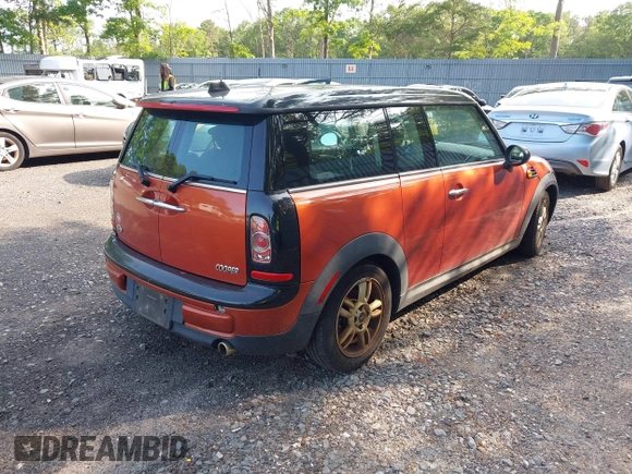 2013 MINI Clubman z VIN WMWZF3C53DT489607, wystawiony jako IAAI lot #42407339 z przebiegiem 169 164 mil mil oraz . Historia ofert i sprzedaży dostępna na DreamBid. Obrazek 4.
