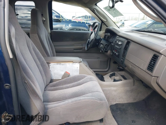 2004 Dodge Dakota SLT with VIN 1D7HG42N44S519910, listed as a IAAI auction lot 41737881 with 154,008 mi miles. Bid and sale history available at carsss.com. Image 5.