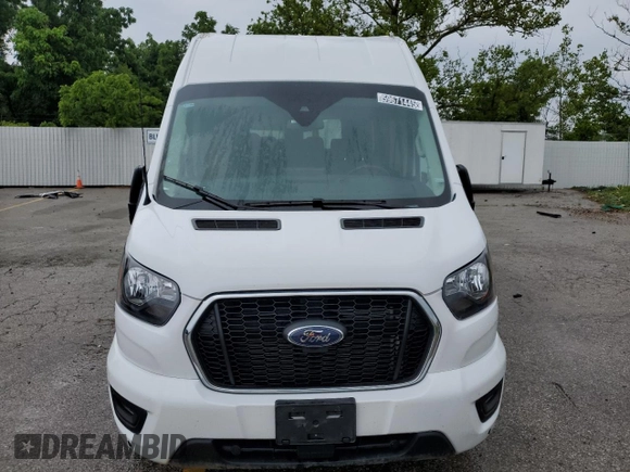 2025 Ford Transit Passenger XL with VIN 1FBAX2X83SKA19726, listed as a Copart auction lot 59671445 with 5,704 mi miles and Clean title. Bid and sale history available at DreamBid. Image 5.