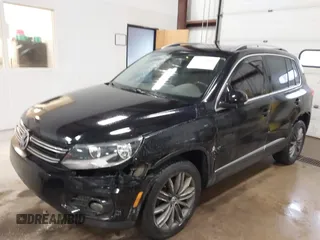 2013 Volkswagen Tiguan SE z VIN WVGBV7AX3DW508802, wystawiony jako IAAI lot #41471406 z przebiegiem 102 426 mil mil oraz . Historia ofert i sprzedaży dostępna na DreamBid. Obrazek 2.