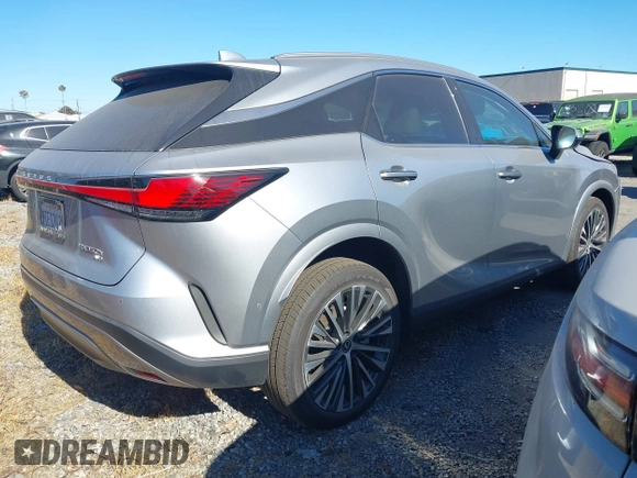 2025 Lexus RX 350h with VIN 2T2BBMCA8SC084121, listed as a IAAI auction lot 42644072 with 4,200 mi miles and . Bid and sale history available at DreamBid. Image 4.