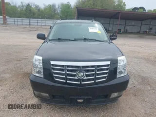 2010 Cadillac Escalade z VIN 1GYUCAEF1AR264105, wystawiony jako IAAI lot #41882488 z przebiegiem 190 113 mil mil oraz . Historia ofert i sprzedaży dostępna na DreamBid. Obrazek 13.