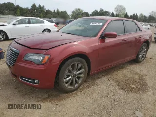 2014 Chrysler 300 S z VIN 2C3CCAGG3EH240101, wystawiony jako Copart lot #54792355 z przebiegiem 112 319 mil mil oraz Szkoda całkowita • Salvage title. Historia ofert i sprzedaży dostępna na DreamBid. Obrazek 1.