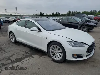2016 Tesla Model S 90D with VIN 5YJSA1E26GF133699, listed as a Copart auction lot 62703535 with Not provided miles and Salvage title. Bid and sale history available at DreamBid. Image 4.