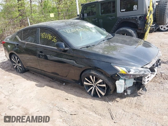 2019 Nissan Altima 2.5 SR with VIN 1N4BL4CV9KC259978, listed as a IAAI auction lot 42019056 with 159,471 mi miles. Bid and sale history available at carsss.com. Image 1.
