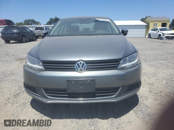 2013 Volkswagen Jetta SE with VIN 3VWDP7AJXDM410673, listed as a Copart auction lot 63515505 with 109,235 mi miles and Salvage title. Bid and sale history available at DreamBid. Image 5.