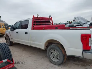 2017 Ford F-350 XL z VIN 1FT7W3AT5HED28231, wystawiony jako IAAI lot #42365678 z przebiegiem Nie podano mil oraz . Historia ofert i sprzedaży dostępna na DreamBid. Obrazek 14.