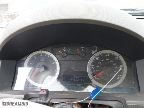 2008 Ford Escape XLT with VIN 1FMCU93Z58KD84207, listed as a IAAI auction lot 41795672 with 129,022 mi miles. Bid and sale history available at carsss.com. Image 7.
