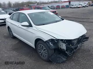 2021 Volkswagen Jetta S z VIN 3VWC57BU7MM098161, wystawiony jako IAAI lot #41954687 z przebiegiem 42 161 mil mil oraz . Historia ofert i sprzedaży dostępna na DreamBid. Obrazek 1.