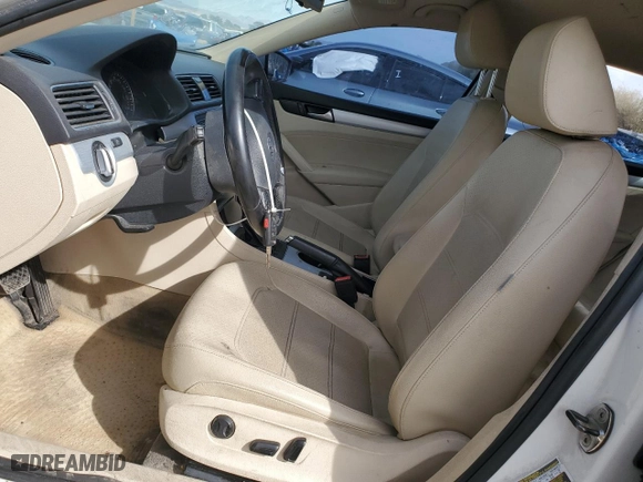2013 Volkswagen Passat SE with VIN 1VWBP7A35DC016573, listed as a Copart auction lot 47495015 with 137,450 mi miles and Salvage Title. Bid and sale history available at carsss.com. Image 7.