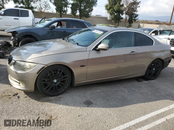 2011 BMW 3 Series 328i z VIN WBAKE5C52BE573743, wystawiony jako Copart lot #42547735 z przebiegiem 167 022 mil mil oraz Szkoda całkowita • Salvage title. Historia ofert i sprzedaży dostępna na DreamBid. Obrazek 1.