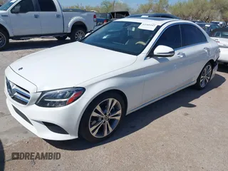 2019 Mercedes-Benz C 300 z VIN 55SWF8DBXKU298367, wystawiony jako IAAI lot #42183443 z przebiegiem 74 433 mil mil oraz . Historia ofert i sprzedaży dostępna na DreamBid. Obrazek 18.
