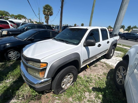 2006 Chevrolet Colorado 2LT z VIN 1GCDT136968146177, wystawiony jako Copart lot #57607155 z przebiegiem 276 364 mil mil oraz Czysty tytuł • Clean title. Historia ofert i sprzedaży dostępna na DreamBid. Obrazek 2.