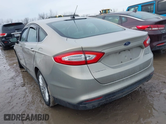 2015 Ford Fusion S Hybrid with VIN 3FA6P0UU4FR111409, listed as a IAAI auction lot 41447316 with 150,068 mi miles. Bid and sale history available at carsss.com. Image 3.