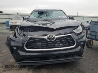2022 Toyota Highlander XLE with VIN 5TDGZRBH7NS241862, listed as a Copart auction lot 62605495 with 29,080 mi miles and Salvage title. Bid and sale history available at DreamBid. Image 5.