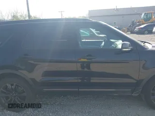 2017 Ford Explorer XLT с VIN 1FM5K8D84HGC45915, выставлен на аукционе IAAI как лот 42088691 с пробегом 162 159 миль миль и . История ставок и продаж доступна на DreamBid. Изображение 14.