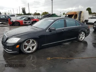 2013 Mercedes-Benz S-Class S 550 with VIN WDDNG7DB3DA527588, listed as a Copart auction lot 52543795 with 92,417 mi miles and Clean Title. Bid and sale history available at carsss.com. Image 1.