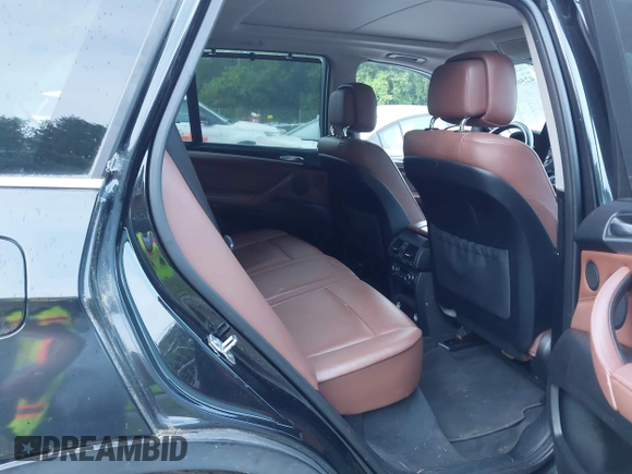 2013 BMW X5 xDrive50i с VIN 5UXZV8C57D0C15445, выставлен на аукционе IAAI как лот 42508989 с пробегом 102 212 миль миль и . История ставок и продаж доступна на DreamBid. Изображение 8.