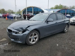 2015 BMW 3 Series 320i xDrive z VIN WBA3C3G51FNT51452, wystawiony jako Copart lot #55426245 z przebiegiem 81 001 mil mil oraz Szkoda całkowita • Salvage title. Historia ofert i sprzedaży dostępna na DreamBid. Obrazek 1.