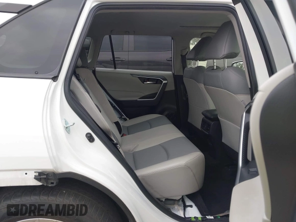 2019 Toyota RAV4 XLE Premium with VIN JTMA1RFV9KD513395, listed as a IAAI auction lot 41469143 with 28,406 mi miles. Bid and sale history available at carsss.com. Image 8.