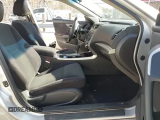 2013 Nissan Altima SV with VIN 1N4BL3AP0DN525913, listed as a IAAI auction lot 41893511 with 132,166 mi miles and . Bid and sale history available at DreamBid. Image 5.