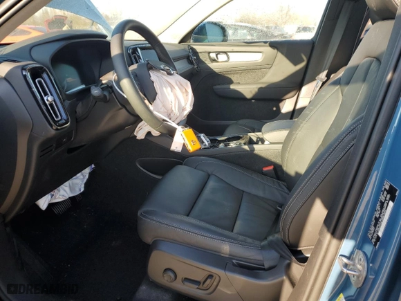 2024 Volvo XC40 Plus Bright Theme with VIN YV4L12UE0R2204467, listed as a Copart auction lot 42145525 with 11,799 mi miles and Salvage Title. Bid and sale history available at carsss.com. Image 7.