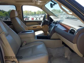 2007 GMC Yukon XL SLT z VIN 1GKFC16087J200390, wystawiony jako IAAI lot #42049673 z przebiegiem 169 174 mil mil oraz . Historia ofert i sprzedaży dostępna na DreamBid. Obrazek 5.