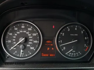 2008 BMW 3 Series 328i with VIN WBAVA33538K054935, listed as a Copart auction lot 60644785 with 308,200 mi miles and Salvage title. Bid and sale history available at DreamBid. Image 9.