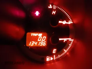 2006 Mazda 3 s z VIN JM1BK123061521769, wystawiony jako IAAI lot #41532693 z przebiegiem 134 196 mil mil oraz . Historia ofert i sprzedaży dostępna na DreamBid. Obrazek 7.
