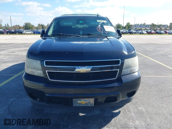 2011 Chevrolet Suburban LS with VIN 1GNSCHE04BR284777, listed as a IAAI auction lot 41291991 with 285,187 mi miles. Bid and sale history available at carsss.com. Image 12.