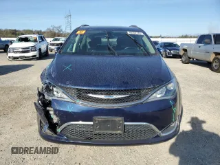 2018 Chrysler Pacifica Limited z VIN 2C4RC1GG7JR185310, wystawiony jako Copart lot #48352145 z przebiegiem 92 668 mil mil oraz Szkody całkowita. Historia ofert i sprzedaży dostępna na DreamBid. Obrazek 5.