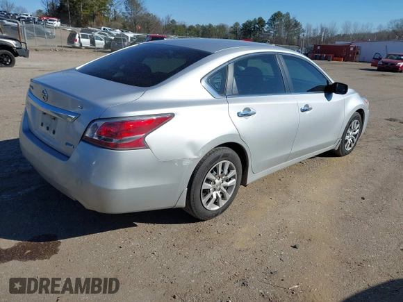 2014 Nissan Altima 2.5 S with VIN 1N4AL3AP3EC124848, listed as a IAAI auction lot 41406330 with 205,110 mi miles. Bid and sale history available at carsss.com. Image 4.