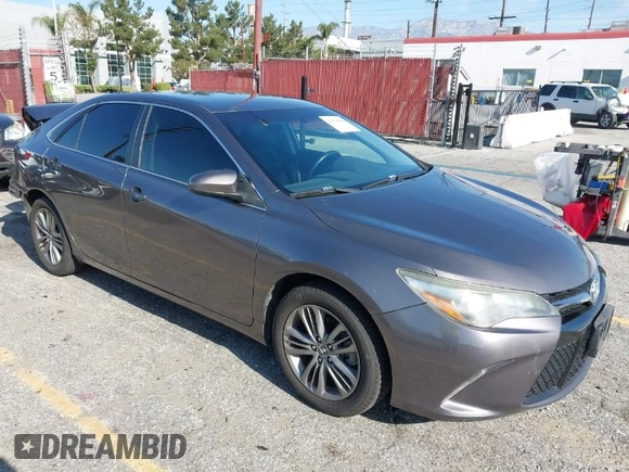 2015 Toyota Camry XLE with VIN 4T1BF1FK6FU901697, listed as a IAAI auction lot 41974098 with 121,817 mi miles. Bid and sale history available at carsss.com. Image 1.