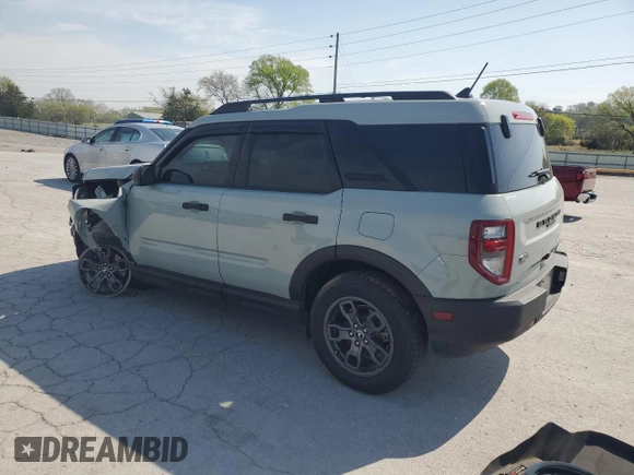 2022 Ford Bronco Sport Big Bend z VIN 3FMCR9B64NRE04995, wystawiony jako Copart lot #53064825 z przebiegiem 32 739 mil mil oraz Czysty tytuł • Clean title. Historia ofert i sprzedaży dostępna na DreamBid. Obrazek 2.