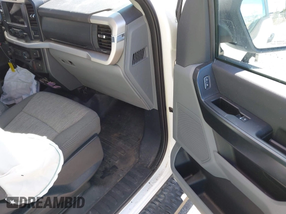 2021 Ford F-150 XL с VIN 1FTMF1CB5MKE08099, выставлен на аукционе IAAI как лот 41454716 с пробегом 14 568 миль миль и . История ставок и продаж доступна на DreamBid. Изображение 5.