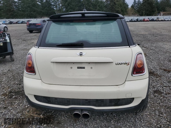 2007 MINI Hardtop S with VIN WMWMF73547TL87545, listed as a Copart auction lot 49746305 with 84,463 mi miles and Clean Title. Bid and sale history available at DreamBid. Image 6.