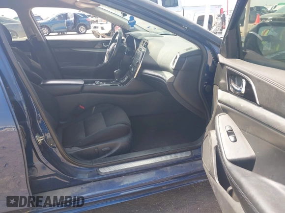 2016 Nissan Maxima SV z VIN 1N4AA6AP0GC444056, wystawiony jako IAAI lot #42336112 z przebiegiem 167 098 mil mil oraz . Historia ofert i sprzedaży dostępna na DreamBid. Obrazek 5.