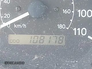 1998 Chevrolet Prizm Lsi z VIN 1Y1SK5281WZ420918, wystawiony jako IAAI lot #42360651 z przebiegiem 108 178 mil mil oraz . Historia ofert i sprzedaży dostępna na DreamBid. Obrazek 12.
