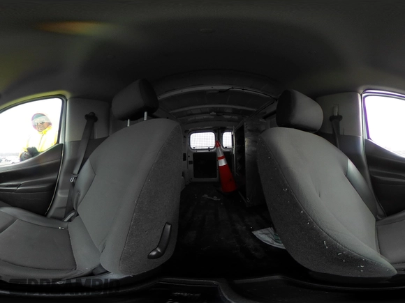 2021 Nissan NV200 SV z VIN 3N6CM0KN6MK692142, wystawiony jako IAAI lot #41585961 z przebiegiem 77 492 mil mil oraz . Historia ofert i sprzedaży dostępna na DreamBid. Obrazek 19.