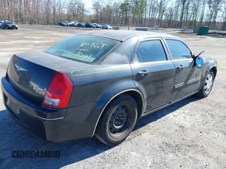 2005 Chrysler 300 with VIN 2C3JA43R25H600920, listed as a IAAI auction lot 41863216 with 1 mi miles. Bid and sale history available at carsss.com. Image 4.