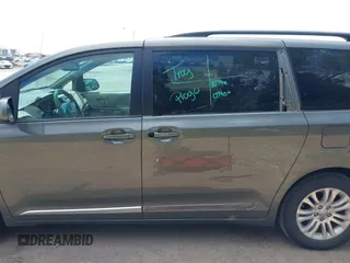 2012 Toyota Sienna XLE AAS z VIN 5TDYK3DC0CS221618, wystawiony jako IAAI lot #41983806 z przebiegiem 200 851 mil mil oraz . Historia ofert i sprzedaży dostępna na DreamBid. Obrazek 15.