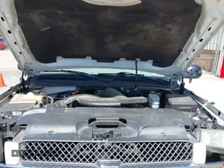 2004 Chevrolet Avalanche Z71 with VIN 3GNEK12T44G315079, listed as a IAAI auction lot 41980344 with 210,749 mi miles. Bid and sale history available at carsss.com. Image 10.
