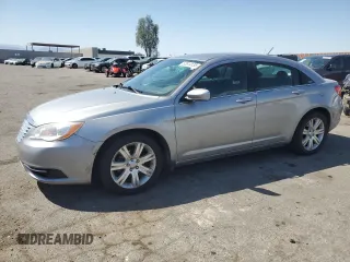 2013 Chrysler 200 LX with VIN 1C3CCBAB8DN698435, listed as a Copart auction lot 52614135 with 122,313 mi miles and Clean Title. Bid and sale history available at carsss.com. Image 1.